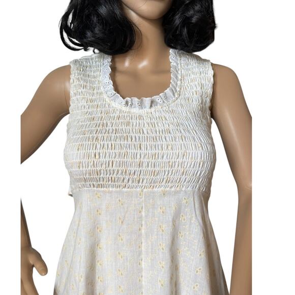 Vintage 70's eyelet sleevless A line dress smocked chest belted size small - Picture 7 of 12
